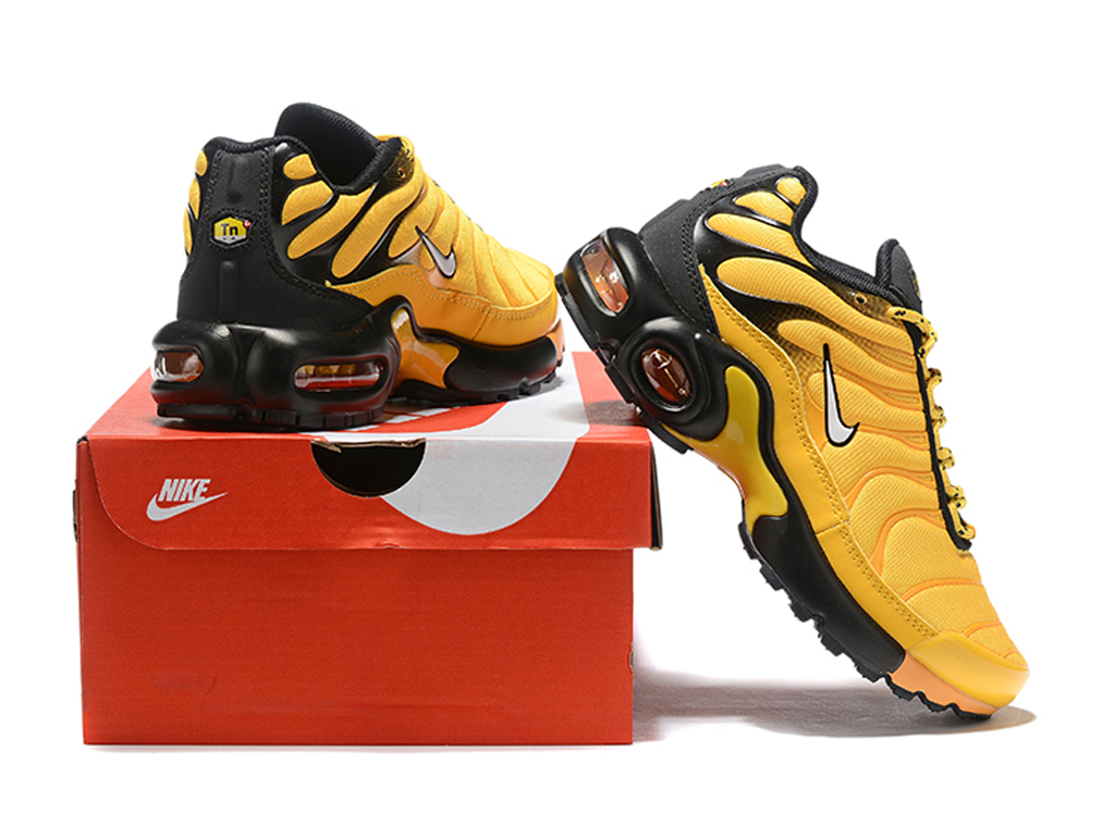 tn requin noir et jaune