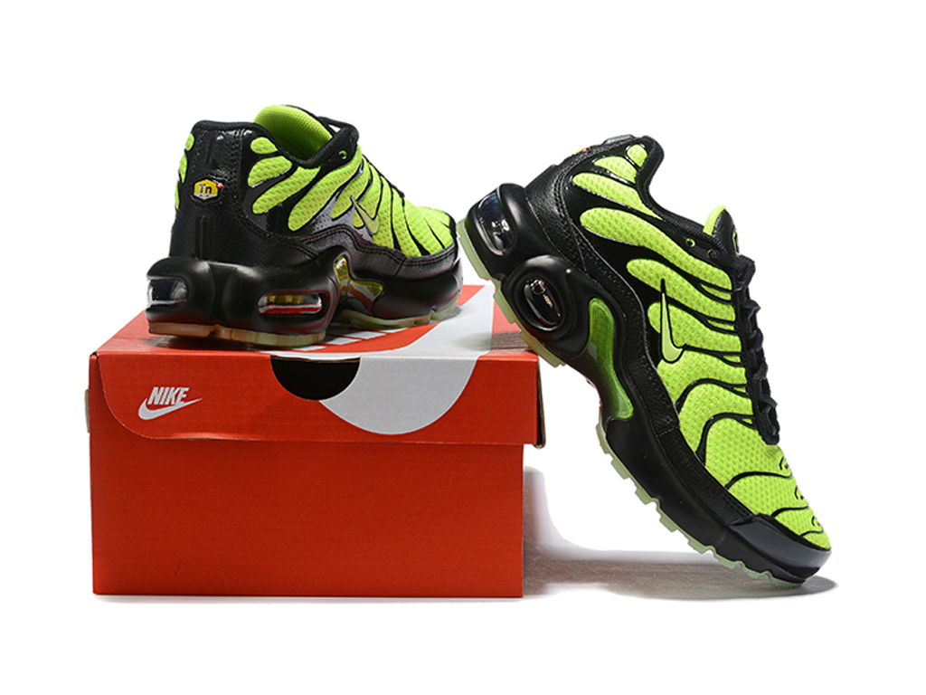 nike tn requin enfant verte